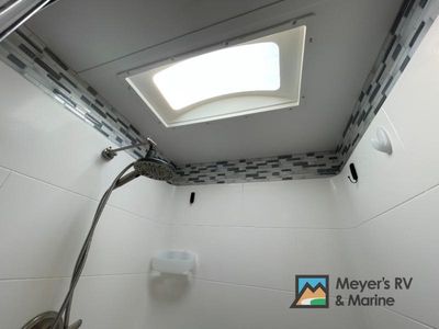 2022 Keystone RV Alpine - Photo 34