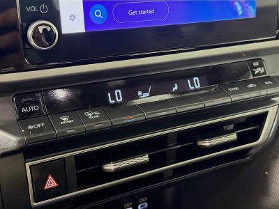 2025 Toyota Camry — photo 16 view