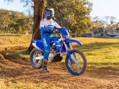 2026 Yamaha WR450F — front three-quarter view