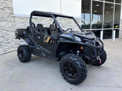 2025 Can-Am Commander XT 700 - Photo 1