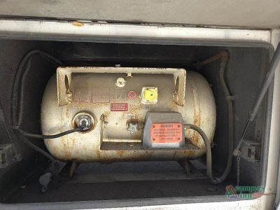 1999 Holiday Rambler Navigator — photo 13 view