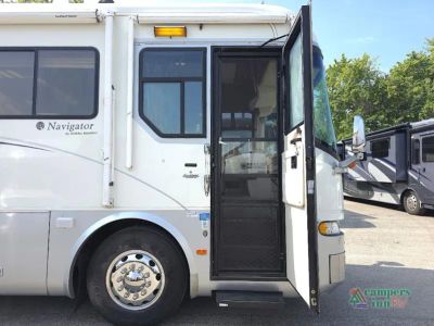 1999 Holiday Rambler Navigator — photo 18 view