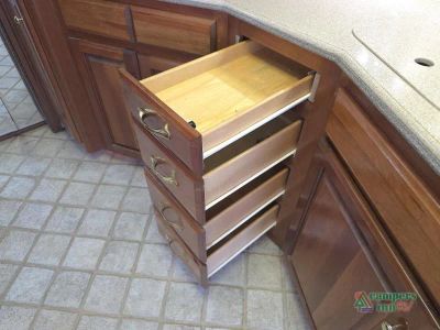 1999 Holiday Rambler Navigator — photo 44 view