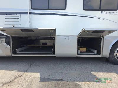 1999 Holiday Rambler Navigator — photo 9 view