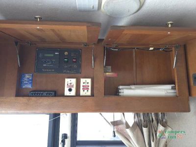 1999 Holiday Rambler Navigator — photo 39 view