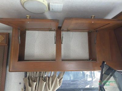 1999 Holiday Rambler Navigator — photo 37 view