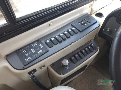 1999 Holiday Rambler Navigator — photo 29 view
