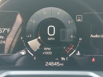 2025 GMC Acadia - Photo 14