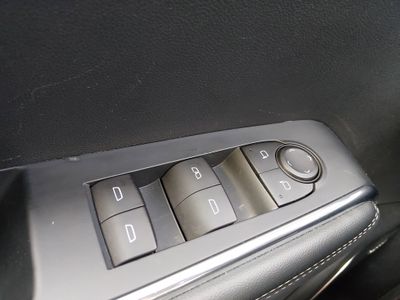 2025 GMC Acadia - Photo 19