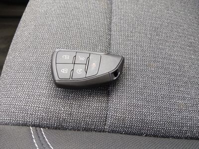 2025 GMC Acadia - Photo 15