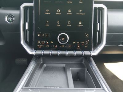 2025 GMC Acadia - Photo 13