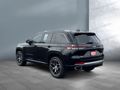 2022 Jeep Grand Cherokee - Photo 4
