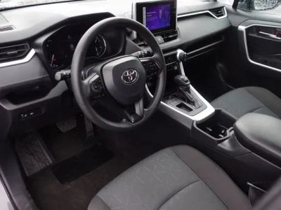 2024 Toyota RAV4 — photo 14 view