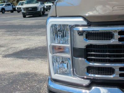 2026 Ford F-350SD — photo 10 view