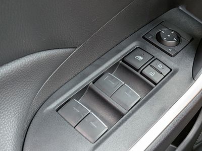 2025 Toyota RAV4 - Photo 22