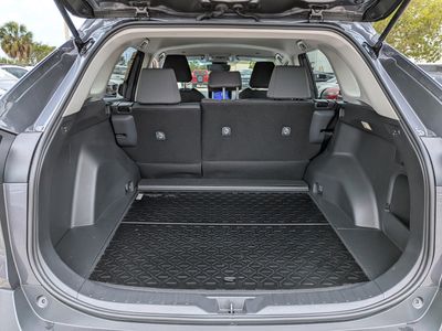 2025 Toyota RAV4 - Photo 13