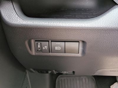 2025 Toyota RAV4 - Photo 23