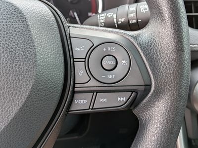 2025 Toyota RAV4 - Photo 25