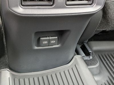 2025 Toyota RAV4 - Photo 15