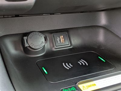 2025 Toyota RAV4 - Photo 30