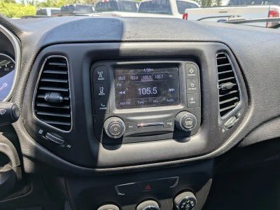 2018 Jeep Compass — photo 18 view