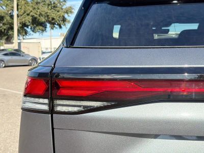 2026 Volkswagen Tiguan — photo 10 view