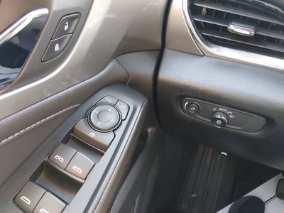 2023 Chevrolet Traverse — photo 13 view
