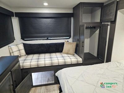 2026 Venture RV Stratus — photo 32 view