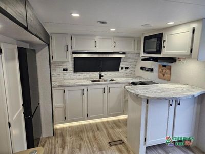 2026 Venture RV Stratus — photo 30 view