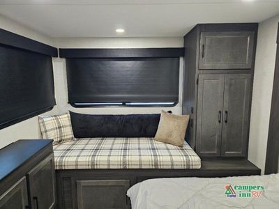 2026 Venture RV Stratus — photo 19 view