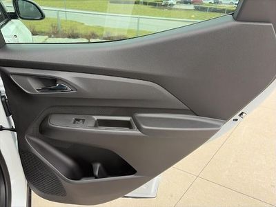 2027 Chevrolet Bolt - Photo 34