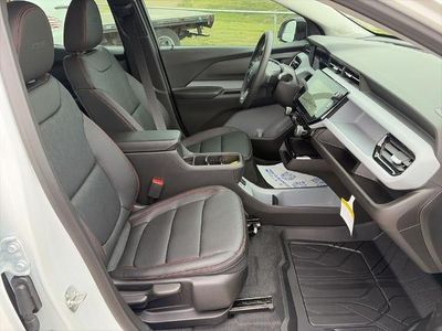 2027 Chevrolet Bolt - Photo 30