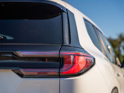 2024 GMC Acadia - Photo 15