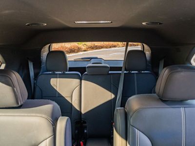 2024 GMC Acadia - Photo 18