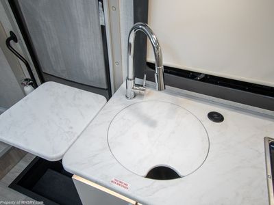 2026 Thor Motor Coach Vegas - Photo 15