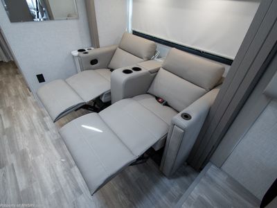 2026 Thor Motor Coach Vegas - Photo 11