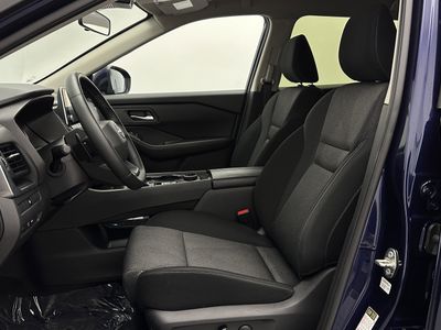 2025 Nissan Rogue - Photo 12