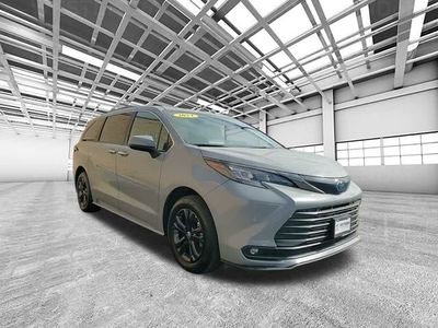 2024 Toyota Sienna - Photo 1