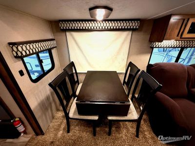 2021 Coachmen Chaparral Lite — detail view
