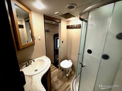 2021 Coachmen Chaparral Lite — photo 15 view