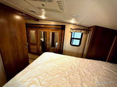 2021 Coachmen Chaparral Lite — photo 14 view
