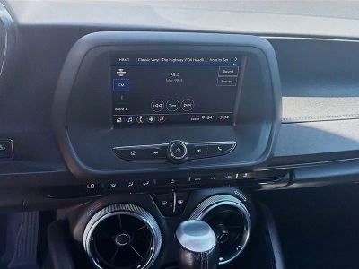 2023 Chevrolet Camaro — photo 10 view