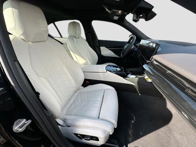 2026 BMW 5 Series — photo 23 view