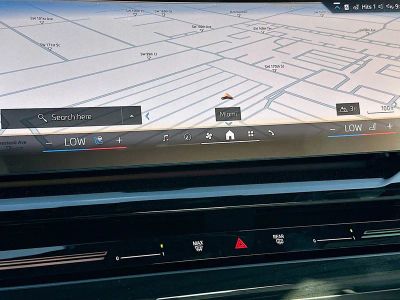 2026 BMW 5 Series — photo 10 view