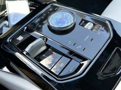 2026 BMW 5 Series — photo 14 view