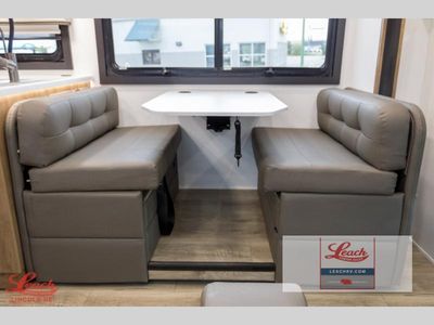 2026 Esteem XL 32U — photo 13 view