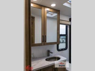 2026 Esteem XL 32U — photo 21 view