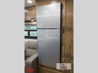 2026 Esteem XL 32U — photo 18 view
