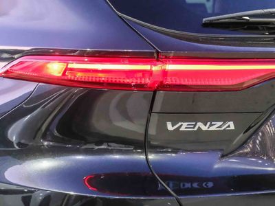 2023 Toyota Venza - Photo 6