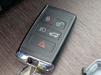 2023 Land Rover Range Rover — photo 28 view